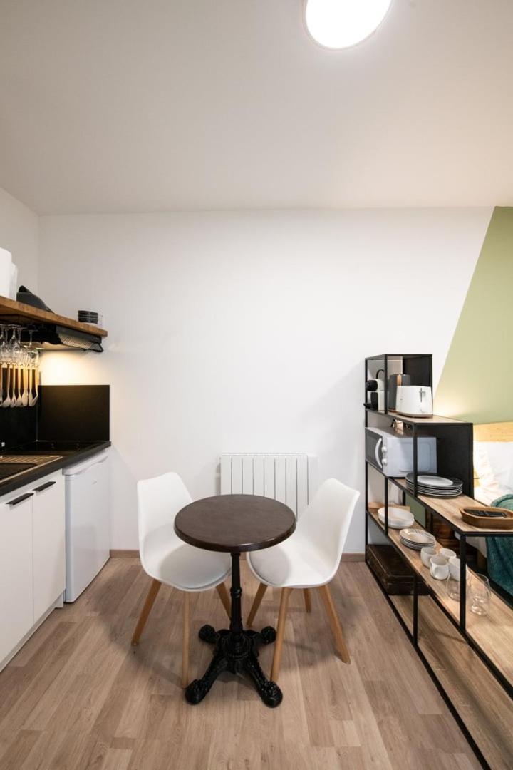 Suite Kella Tassin - Beau Studio Renove Exterior photo